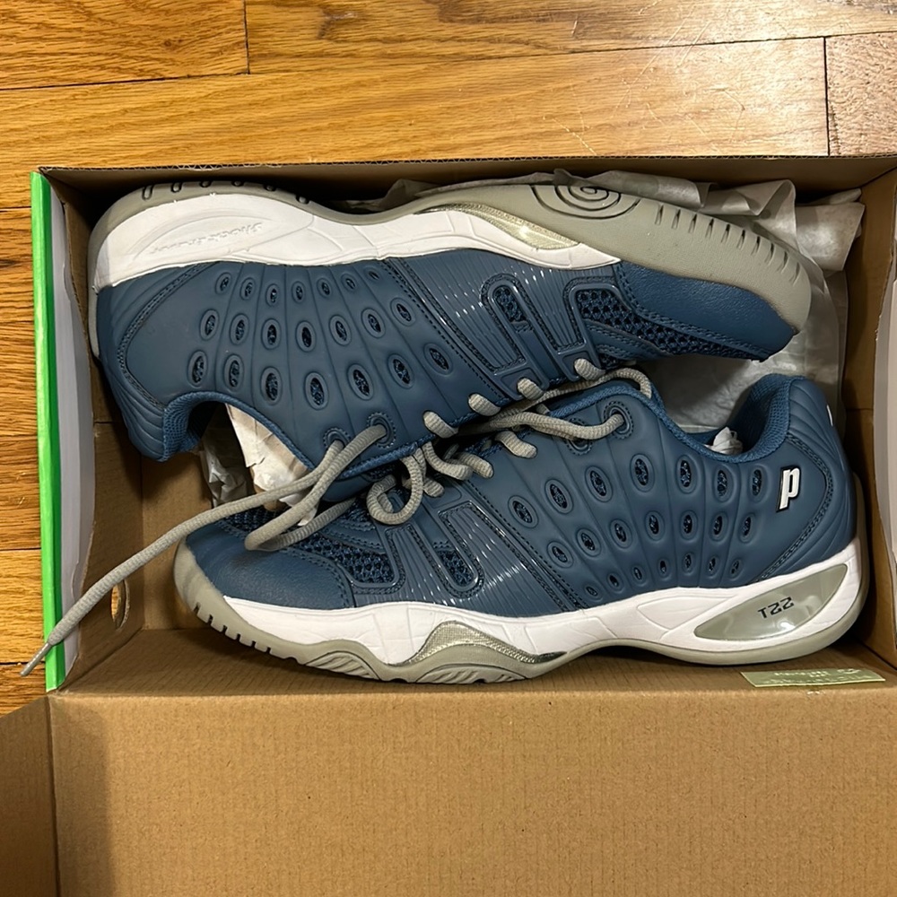 11.5 men’s Prince T22 tennis court shoes- used only once